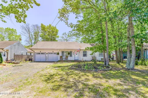13 Nautilus Blvd, Forked River, NJ 08731