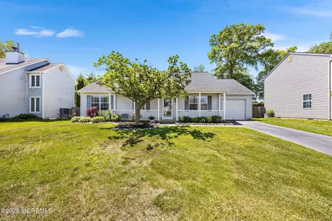 109 Oneida Lake Dr, Little Egg Harbor, NJ 08087
