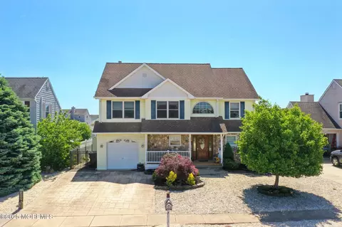 71 Top Sail Ct, Bayville, NJ 08721