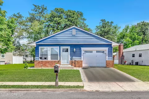 120 Rodhos St, Toms River, NJ 08757