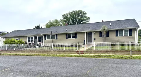 45 Terrace Pl, Keansburg, NJ 07734