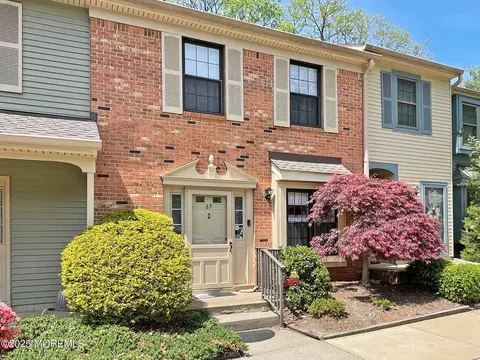69 Bradford Ct, Aberdeen, NJ 07747