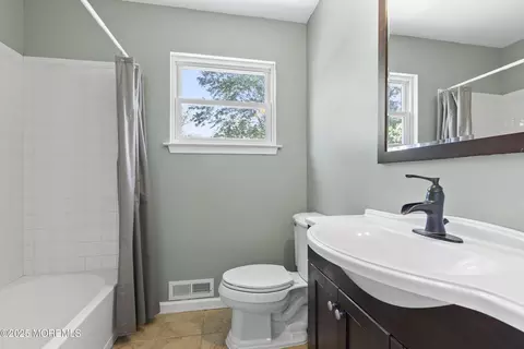 Bath - 18 Hampton Rd, Howell, NJ 07731 photo 1 of 3