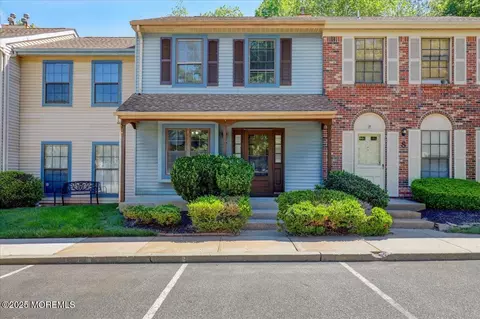48 Scarborough Ct #7, Freehold, NJ 07728