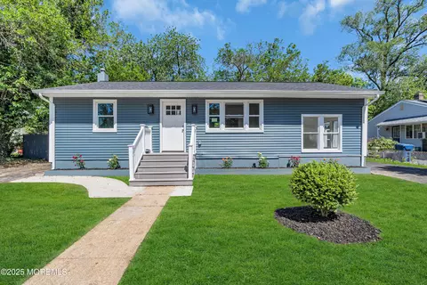 136 Pacific Ave, Beachwood, NJ 08722