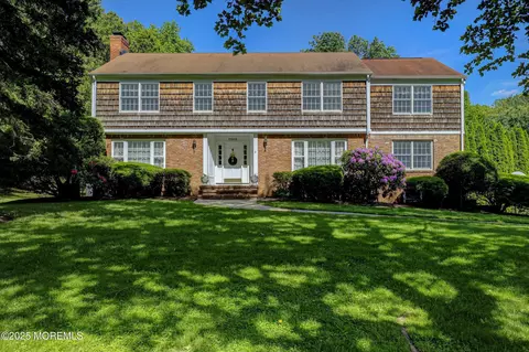 4 Briarcliff Ln, Holmdel, NJ 07733