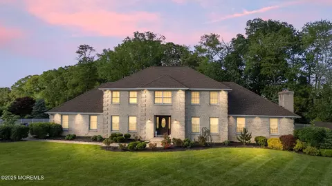 21 Windswept Ln, Freehold, NJ 07728