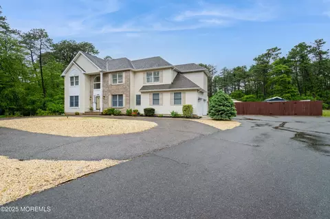 476 Birch Bark Dr, Brick, NJ 08723