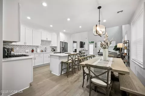 115 Hedgerow Ln, Manalapan, NJ 07726