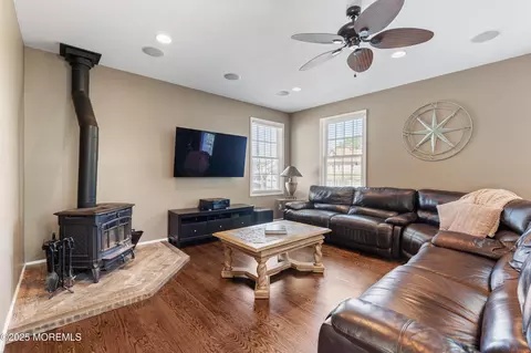 152 Kingsley St, Long Branch, NJ 07740