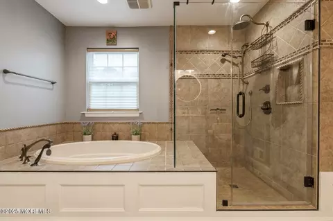 30 Thousand Oaks Ter, Howell, NJ 07731 photo 22