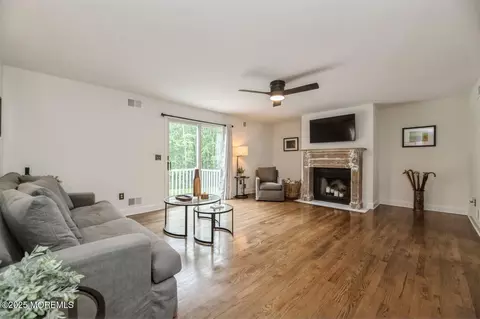 30 Thousand Oaks Ter, Howell, NJ 07731 photo 13