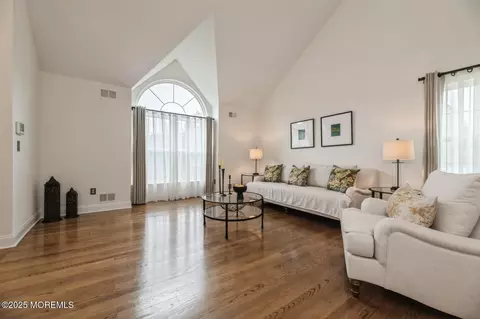 30 Thousand Oaks Ter, Howell, NJ 07731 photo 4
