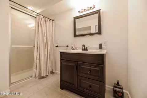 30 Thousand Oaks Ter, Howell, NJ 07731 photo 32