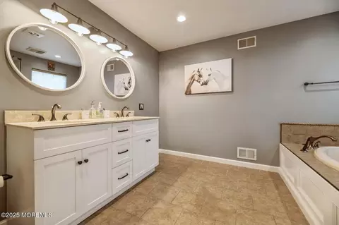 30 Thousand Oaks Ter, Howell, NJ 07731 photo 21