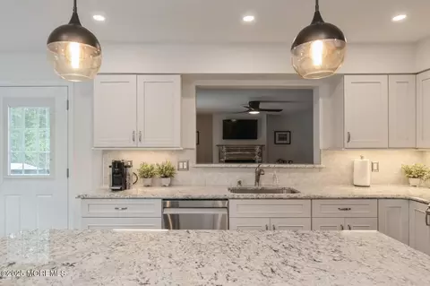 30 Thousand Oaks Ter, Howell, NJ 07731 photo 9