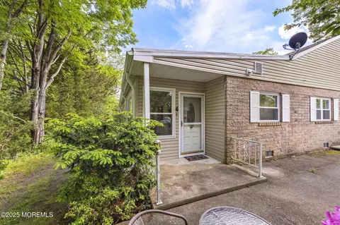 4 C Willow St, Toms River, NJ 08757