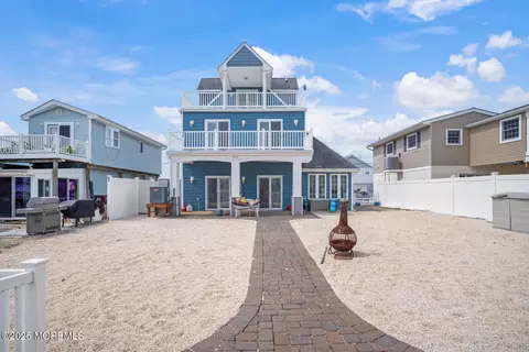 54 W Susquehanna Dr, Little Egg Harbor, NJ 08087
