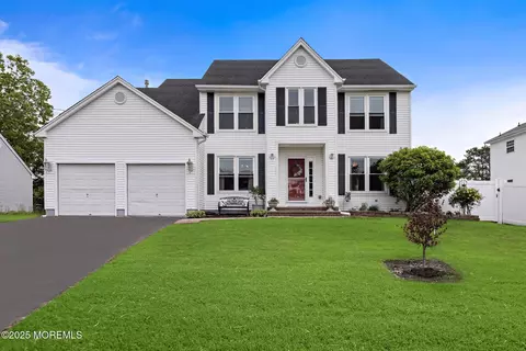 153 Neptune Dr, Manahawkin, NJ 08050