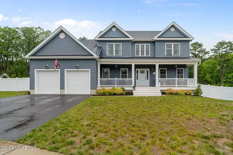 2 Molly Ct, Barnegat, NJ 08005