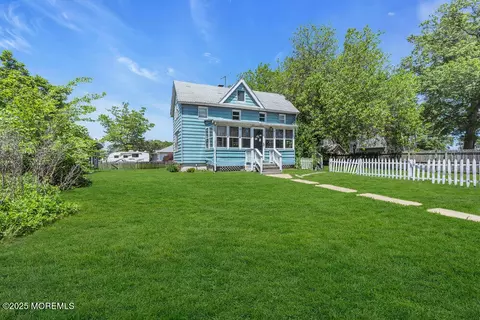 93 Lawrence Ave, Keansburg, NJ 07734