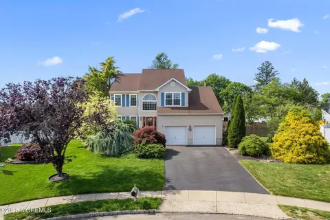 6 Palmer Ln, Englishtown, NJ 07726