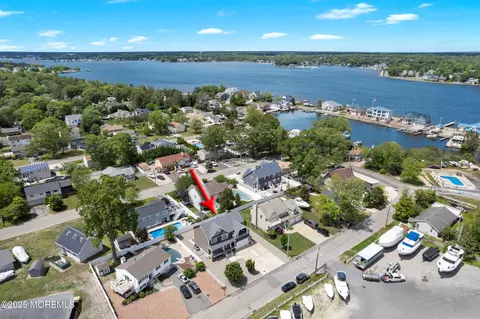 22 Corrigan Ave, Pine Beach, NJ 08741 photo 2
