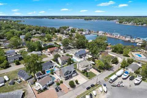 22 Corrigan Ave, Pine Beach, NJ 08741 photo 3