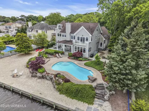 612 Harbor Rd, Brick, NJ 08724