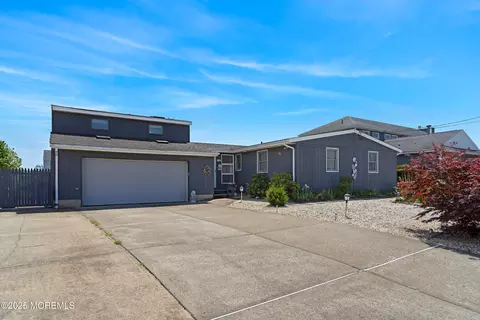 Exterior - 1107 Uranus Ct, Forked River, NJ 08731 photo 2 of 8