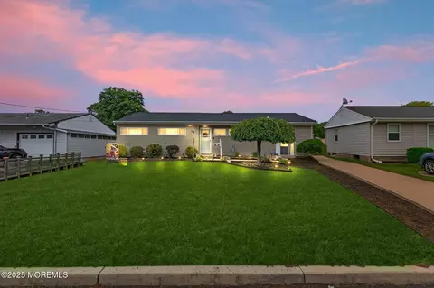 75 Princeton Rd, Parlin, NJ 08859