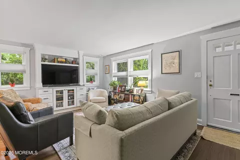 116 Manor Dr, Red Bank, NJ 07701