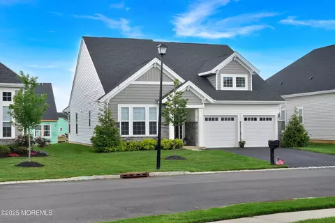 69 Starlight Dr, Monroe, NJ 08831
