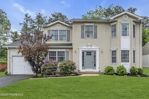 2124 3rd Ave, Toms River, NJ 08757