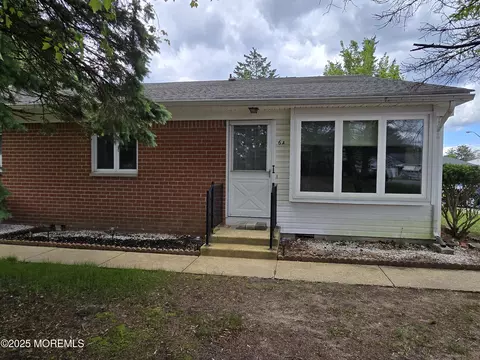 6 Conestoga Dr #A, Whiting, NJ 08759