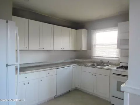 710 Baltic Dr, Brick, NJ 08723 photo 3
