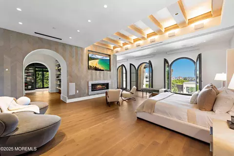 Bedroom - 27 N Ward Ave, Rumson, NJ 07760 photo 1 of 7
