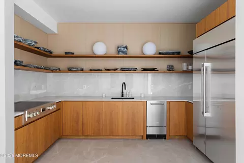 Kitchen - 27 N Ward Ave, Rumson, NJ 07760 photo 4 of 4