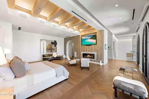 Bedroom - 27 N Ward Ave, Rumson, NJ 07760 photo 2 of 7