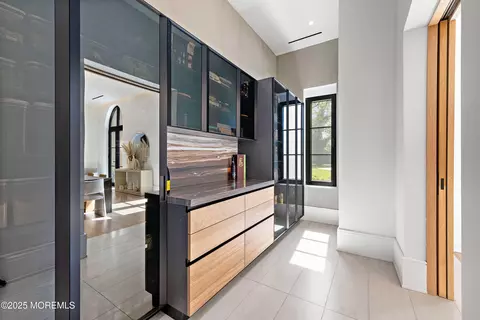 Entry Way - 27 N Ward Ave, Rumson, NJ 07760 photo 3 of 12