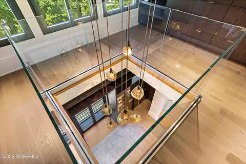 Entry Way - 27 N Ward Ave, Rumson, NJ 07760 photo 6 of 12