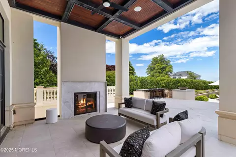 Exterior - 27 N Ward Ave, Rumson, NJ 07760 photo 4 of 16