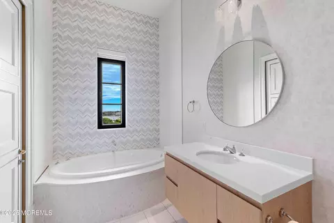 Bath - 27 N Ward Ave, Rumson, NJ 07760 photo 7 of 9