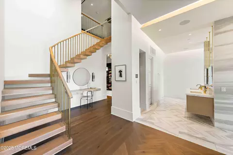 Entry Way - 27 N Ward Ave, Rumson, NJ 07760 photo 5 of 12