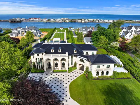 27 N Ward Ave, Rumson, NJ 07760