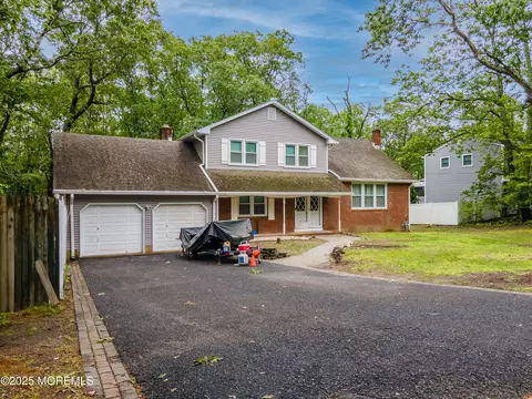 66 Cold Indian Springs Rd, Ocean, NJ 07712