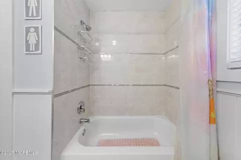 Bath - 420 Conifer Dr, Forked River, NJ 08731 photo 3 of 4