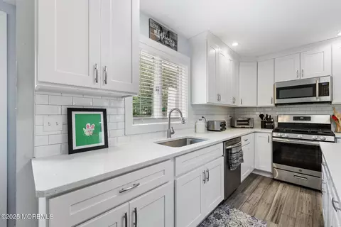 Kitchen - 420 Conifer Dr, Forked River, NJ 08731 photo 5 of 8