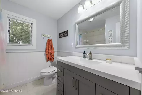 Bath - 420 Conifer Dr, Forked River, NJ 08731 photo 4 of 4