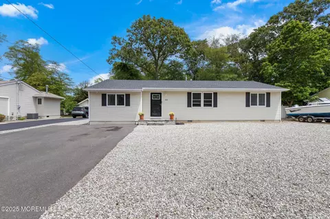 420 Conifer Dr, Forked River, NJ 08731